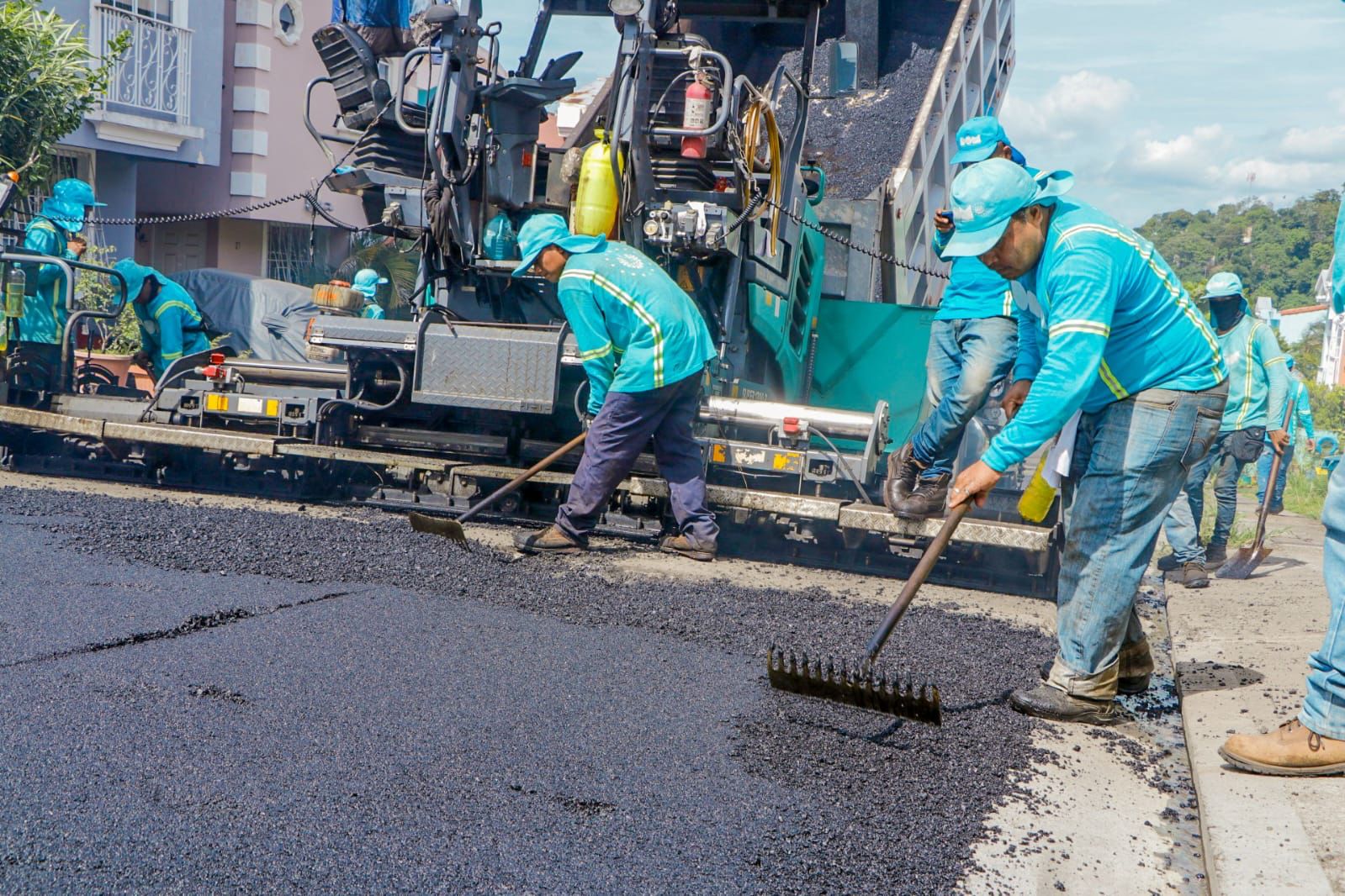 dom-realiza-trabajos-de-restauracion-vial-en-ciudad-corinto-de-mejicanos